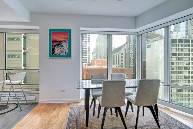 Building Photo - 57 E Delaware Pl