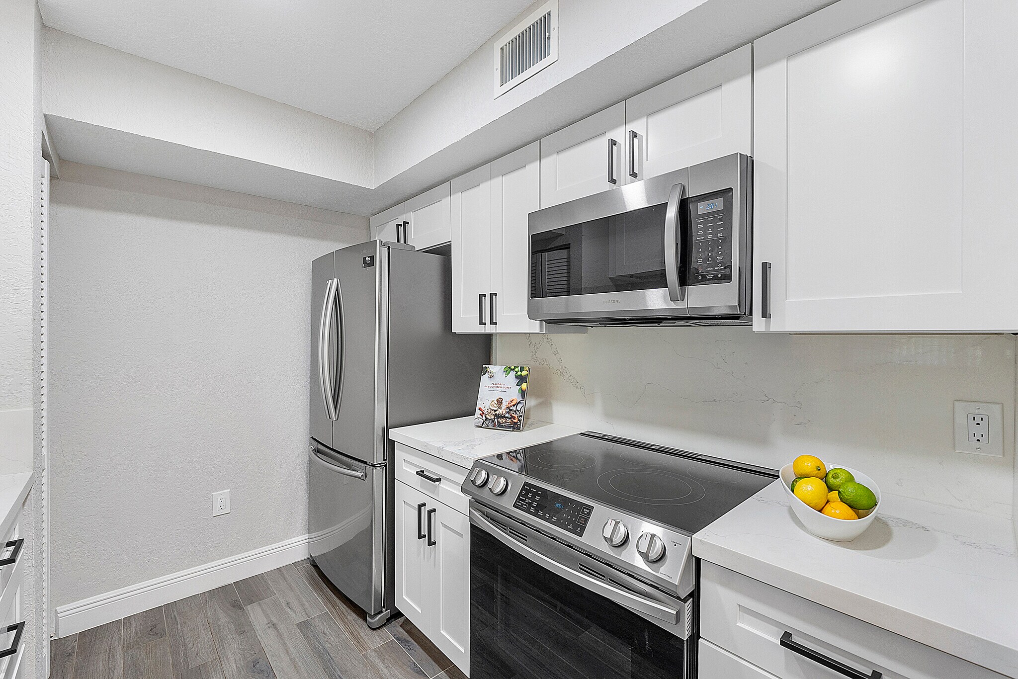 Kitchen - 4852 N State Road 7