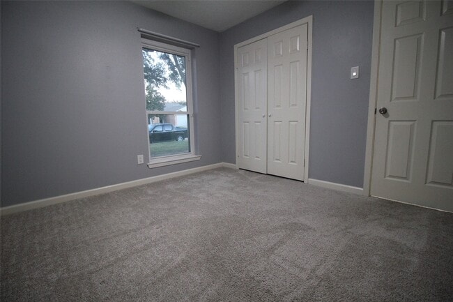 Building Photo - 20074 Crazy Horse Cir