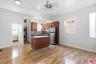 Building Photo - 141 W Ave 31