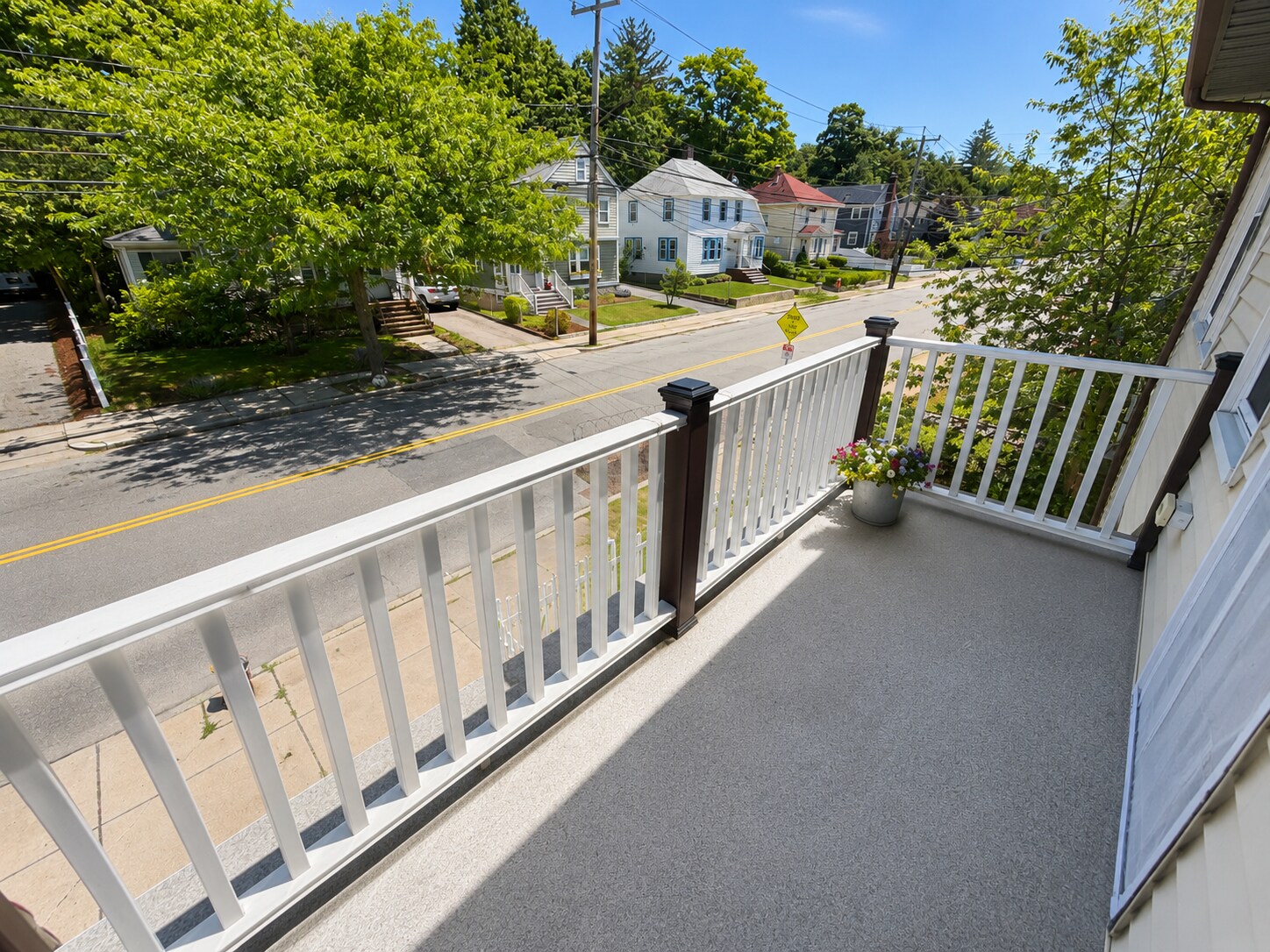 Building Photo - 576 Lagrange St