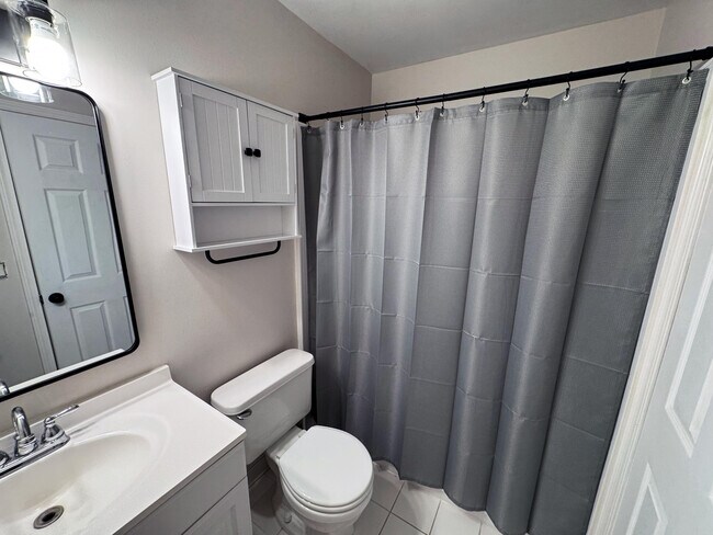 Building Photo - 2649 Fenwick Ct