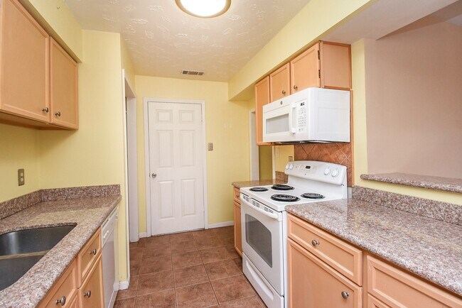 Building Photo - 7822 Greenedge Dr