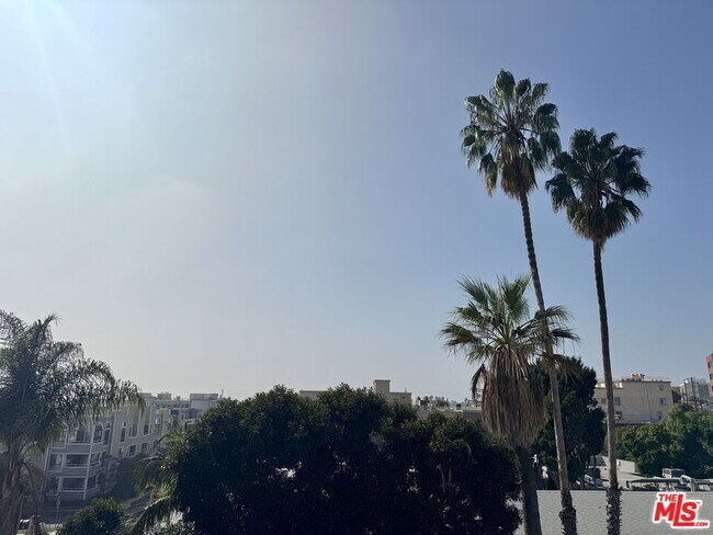 Building Photo - 11735 Dorothy St