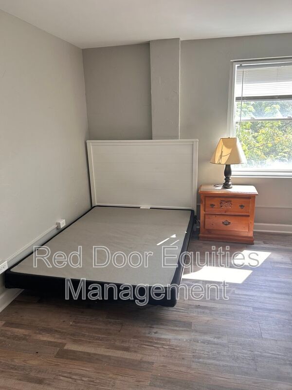 Building Photo - 123 N Broad St