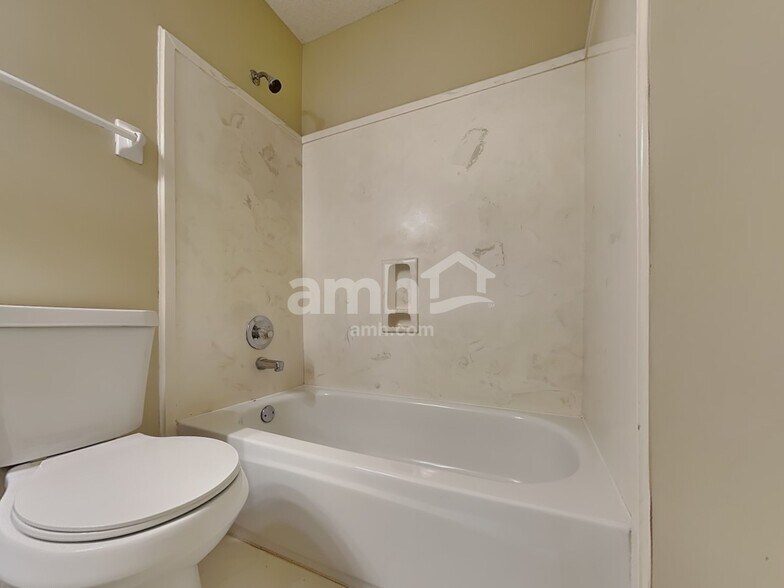 Building Photo - 6556 Brickmont Rd