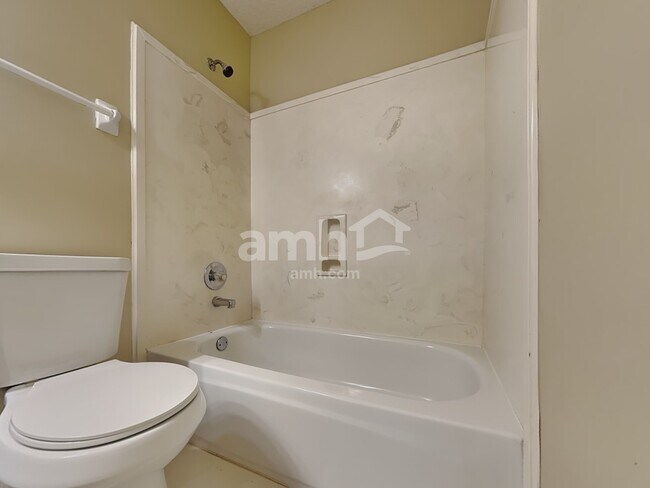 Building Photo - 6556 Brickmont Rd