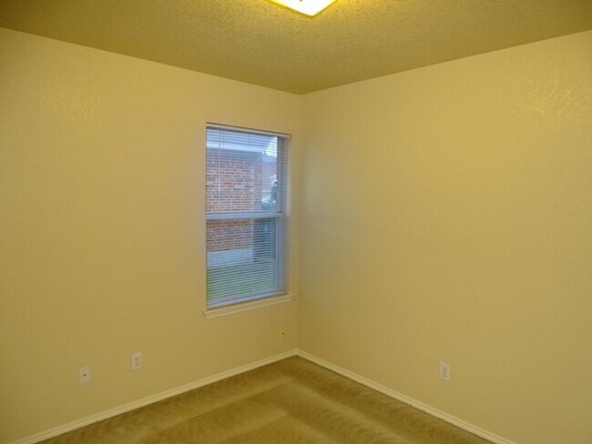 Building Photo - 6046 Mountain Meadow