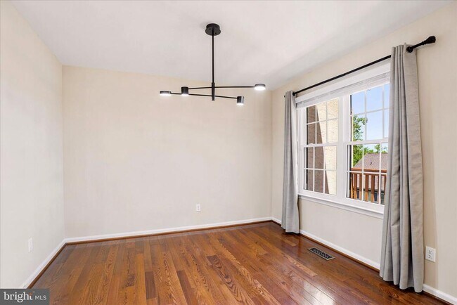 Building Photo - 706 Andover Ct