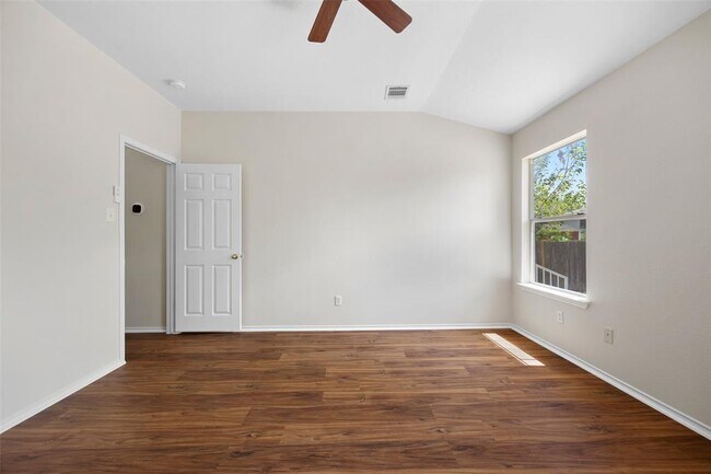 Building Photo - 1225 Tudor House Rd