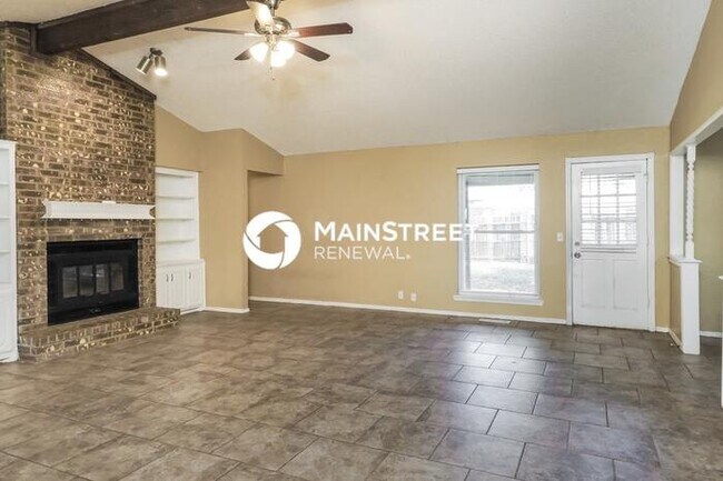Building Photo - 4 Bedroom Pet-Friendly Home in Edmond, OK with Main Street Renewal
