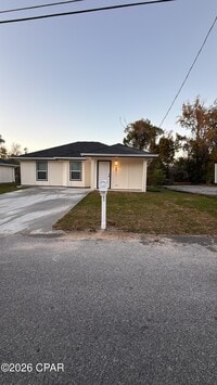 Building Photo - 801 E 12th St