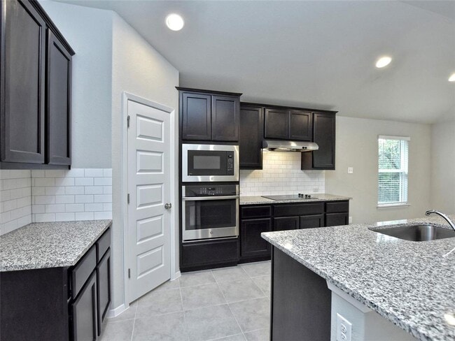Building Photo - 21310 Mt View Dr