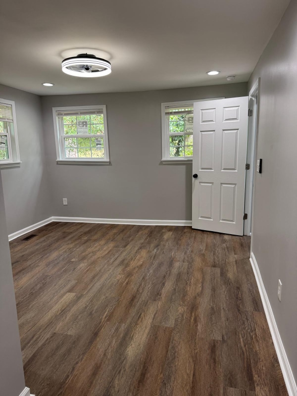 Building Photo - 1542 E Perry St