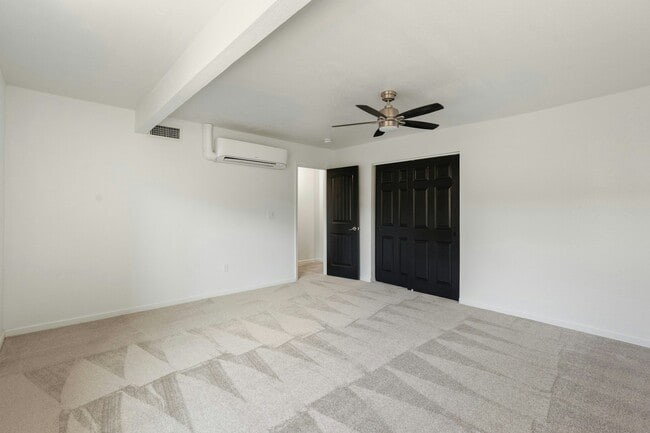 Building Photo - 8681 E Latham St