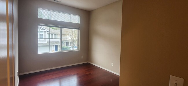 Building Photo - 2 Bed / 1 Bath townhome at Summerhill Vill...