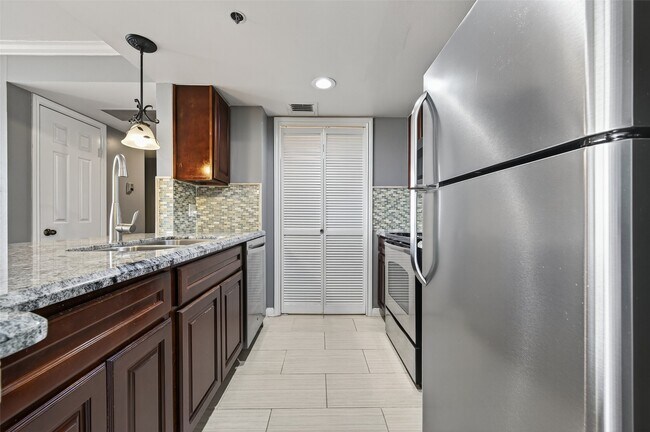 Building Photo - 3525 Sage Rd