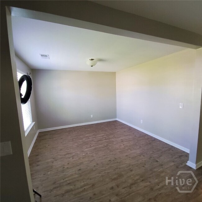 Building Photo - 121 Tupelo Way