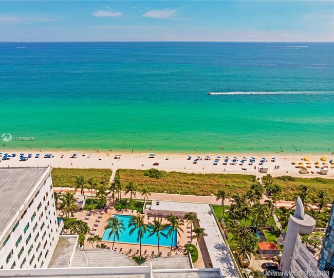 Building Photo - 6345 Collins Ave