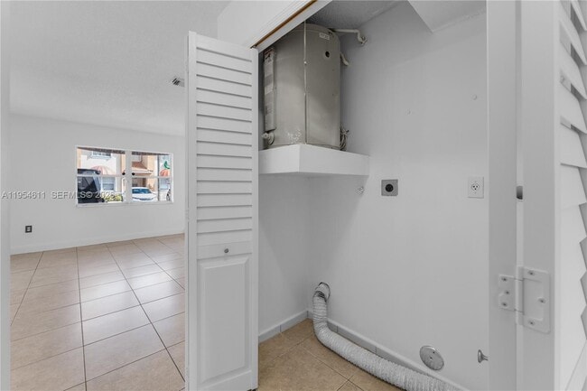 Building Photo - 6350 SW 139th Ave