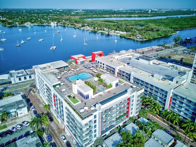 Building Photo - 777 N Ocean Dr