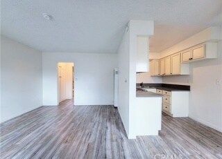 Building Photo - 5050 Linden Ave
