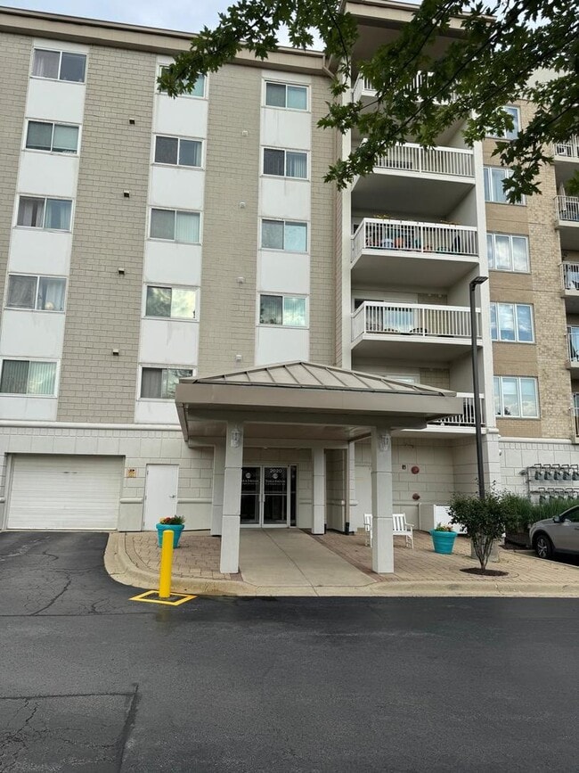 Building Photo - 2020 St Regis Dr