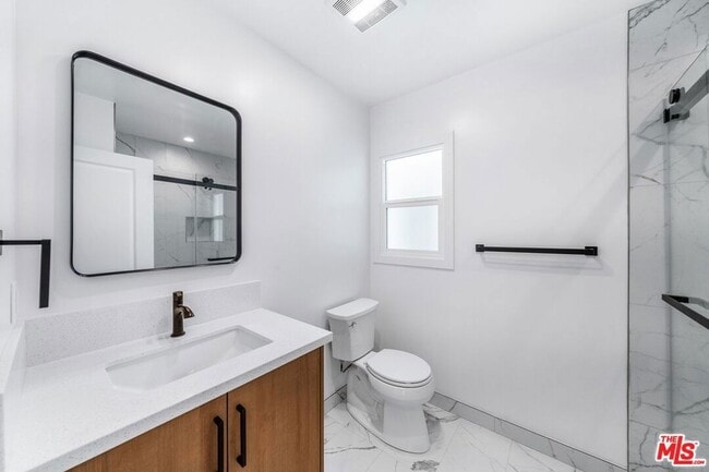 Building Photo - 1258 Mariposa St