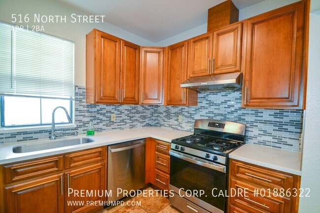 Primary Photo - 514-516 North St