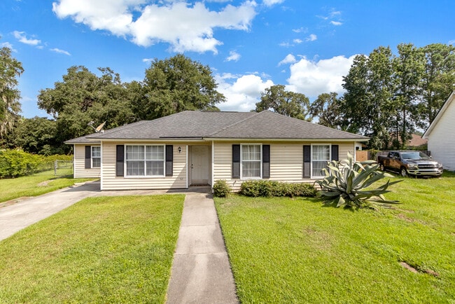 Primary Photo - 402 Sterling Creek Dr