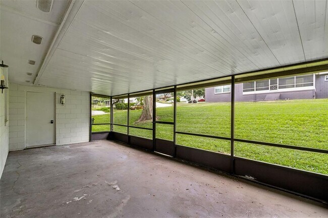 Building Photo - 400 E Silver Star Rd