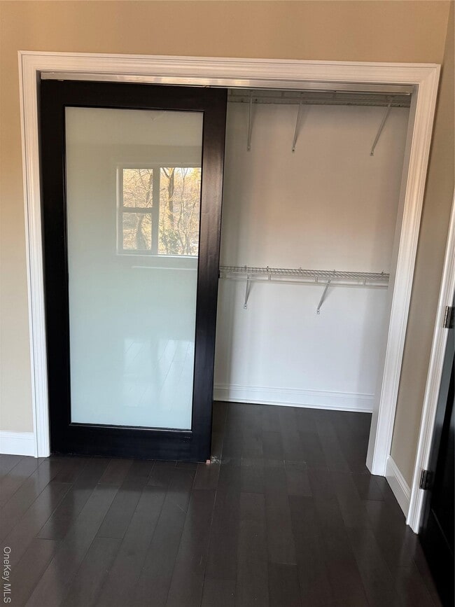 Building Photo - 555 Broadway