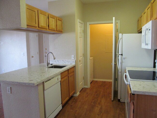 Primary Photo - 5401 E Van Buren St