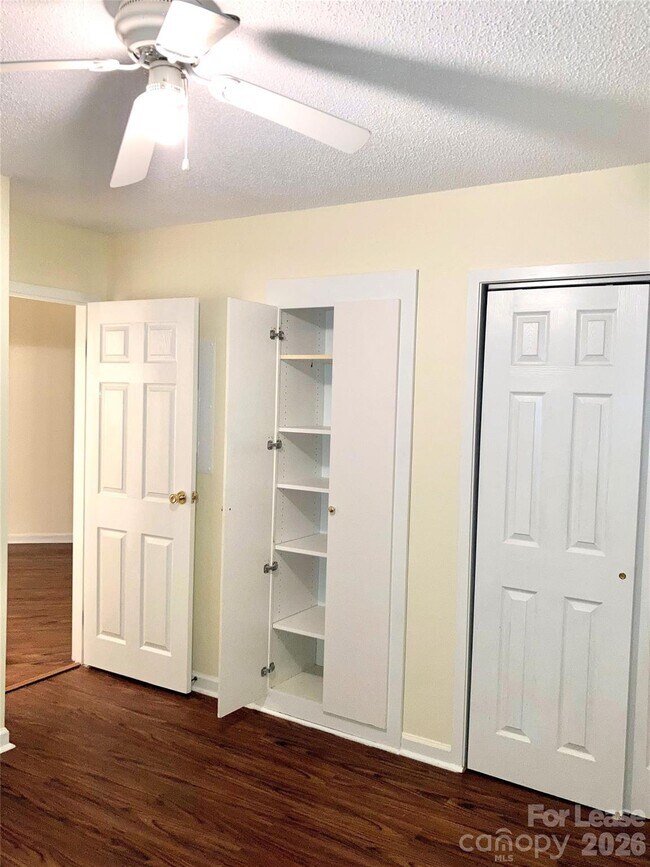 Building Photo - 211 Heritage Blvd