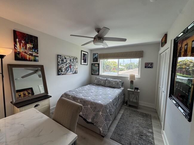 Building Photo - 5505 N Ocean Blvd