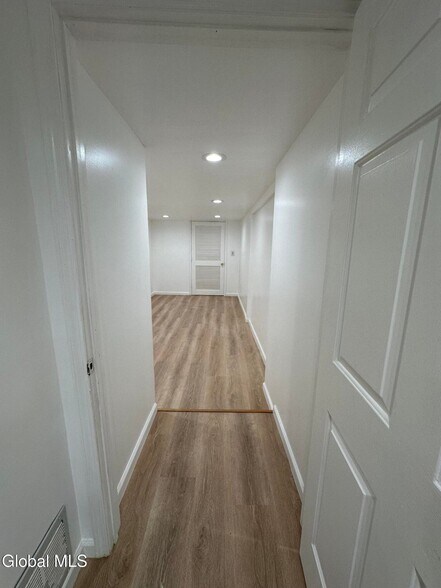 Building Photo - 27 McElwain Ave