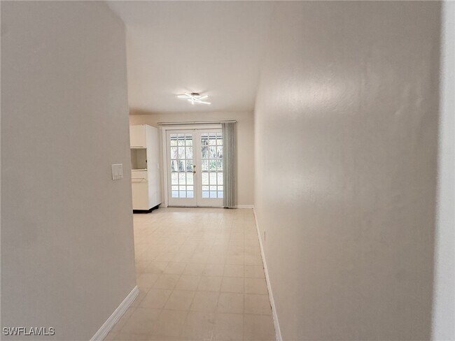 Building Photo - 4661 5th Ave SW