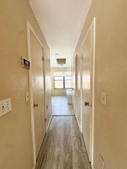 Building Photo - 401 NE 115th St