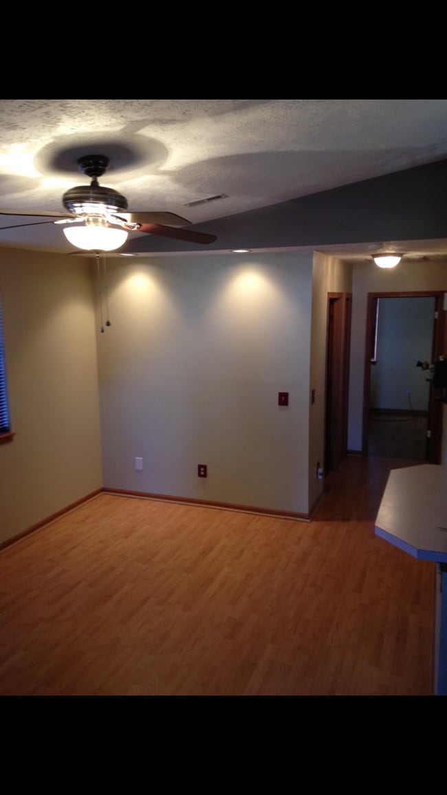 Building Photo - 715 Willis Ave