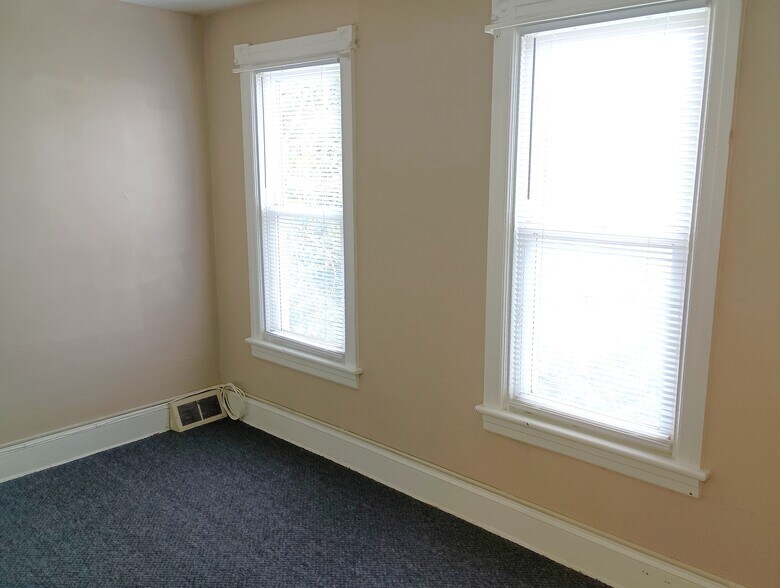 Bedroom 2 - 513 Hanover St