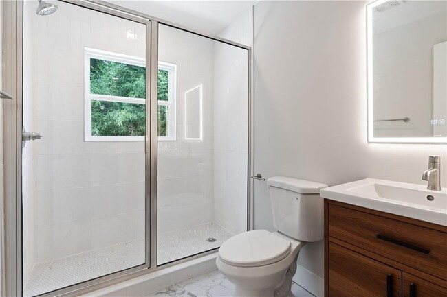 Building Photo - 3439 Jackson Dr