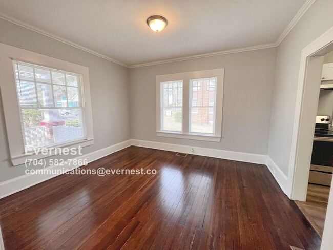 Building Photo - 203 S Elm St