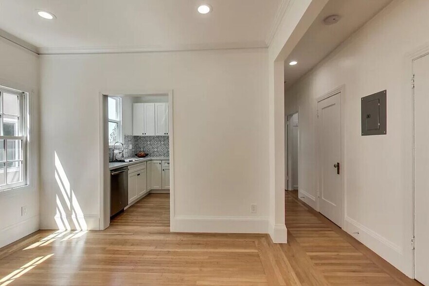 Building Photo - 2720 College Ave