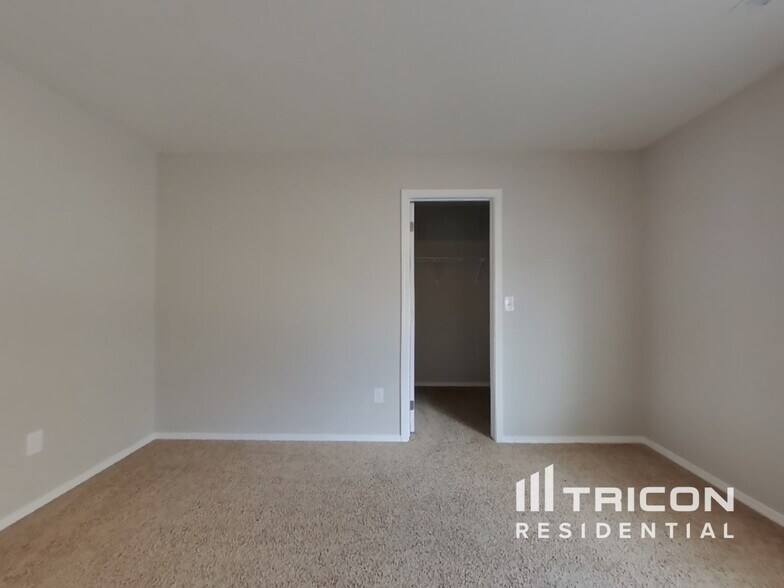Building Photo - 147 Kestrel Dr