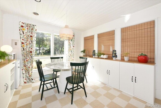 Building Photo - 3 Mill Pond Ln