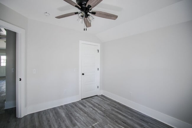 Building Photo - ?Move-In Special: $300 Off First Month if You Move by Feb 28, 2026!