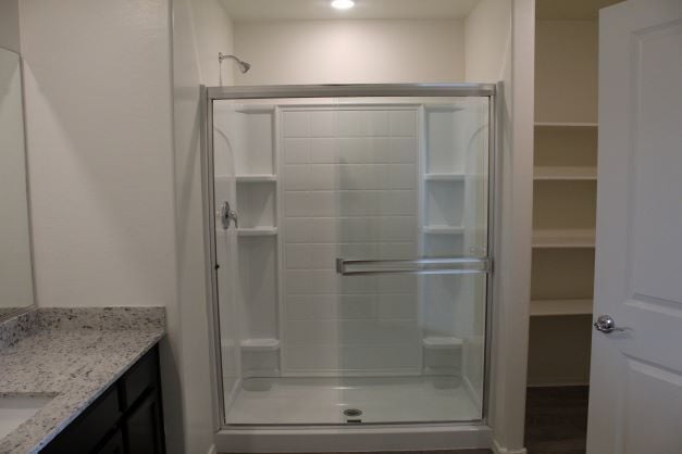 Building Photo - "Spacious 4-Bedroom with 2.5 Baths availab...