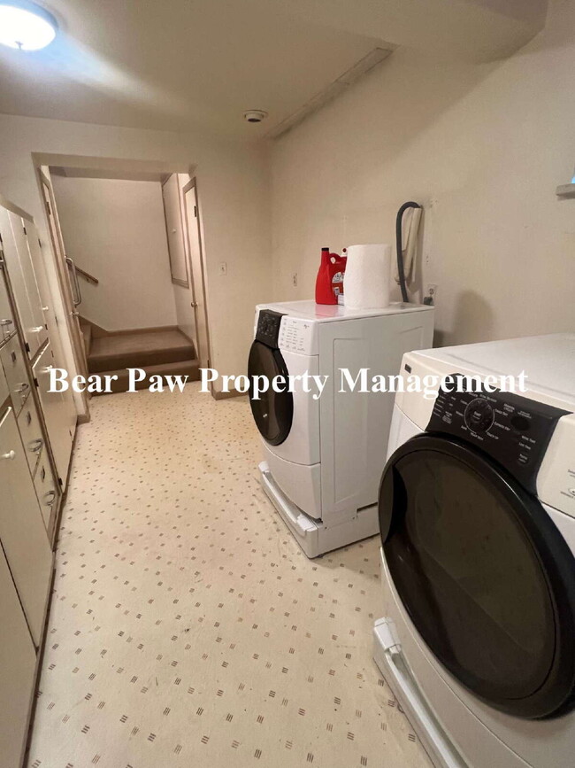 Building Photo - Spacious 4 Bedroom Home in North Evergreen!!