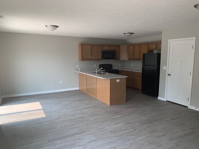 Building Photo - The Row - Fully Leased
