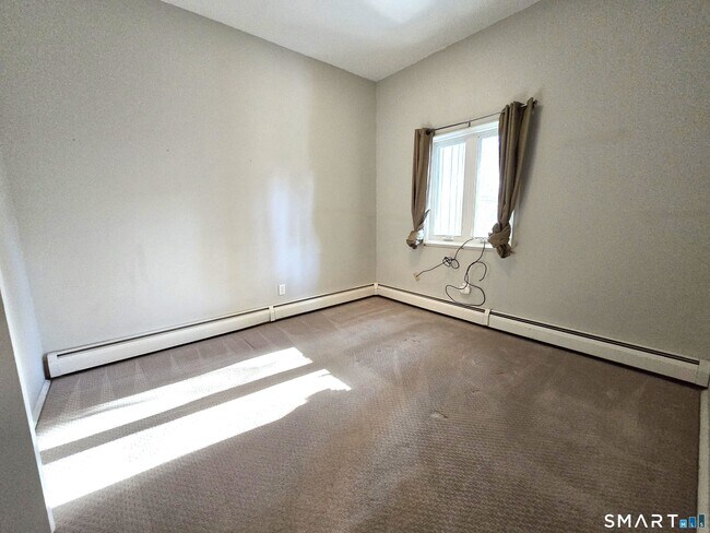 Building Photo - 7 Staunton Ct